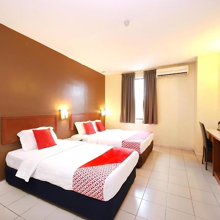Super Oyo 447 Comfort Hotel Meru Klang Exterior photo