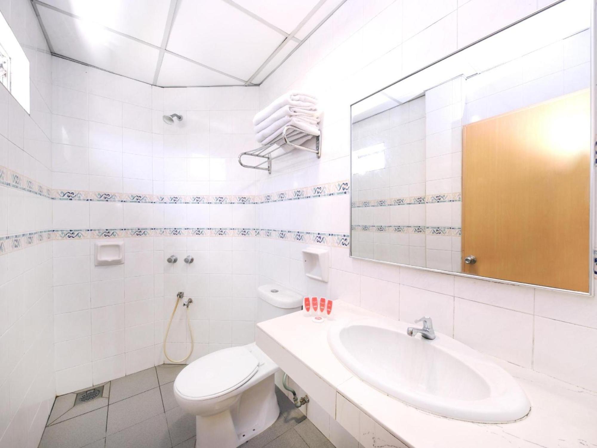 Super Oyo 447 Comfort Hotel Meru Klang Exterior photo