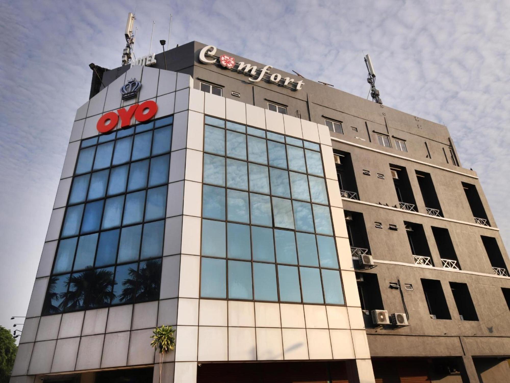 Super Oyo 447 Comfort Hotel Meru Klang Exterior photo